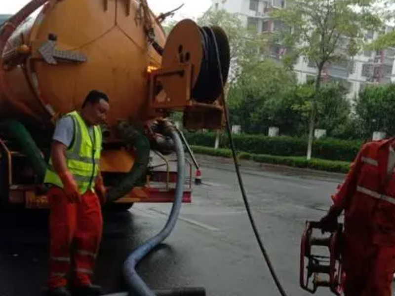 威海马桶疏通维修专家：换水龙头马桶盖24时真诚家政